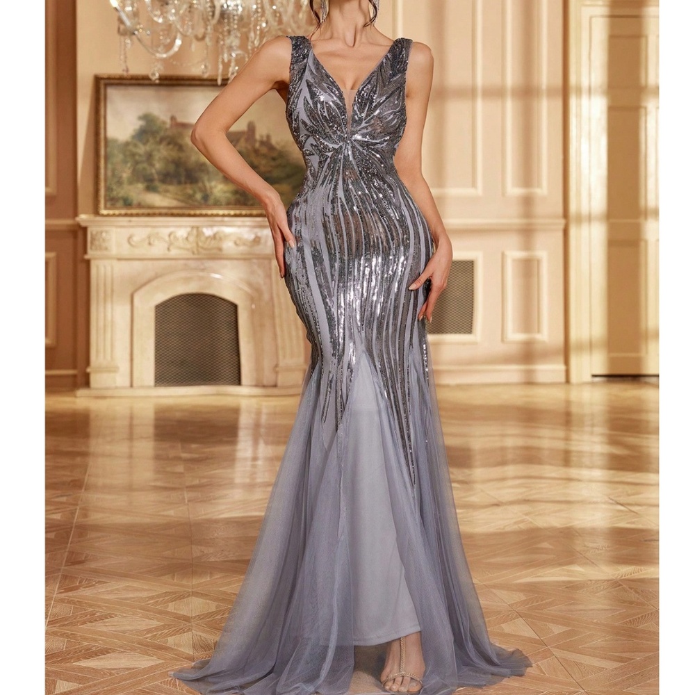 Luxe Black V neck Sequin Mermaid Hem Fitted Party Evening Wedding Dress - Picture 6 of 9